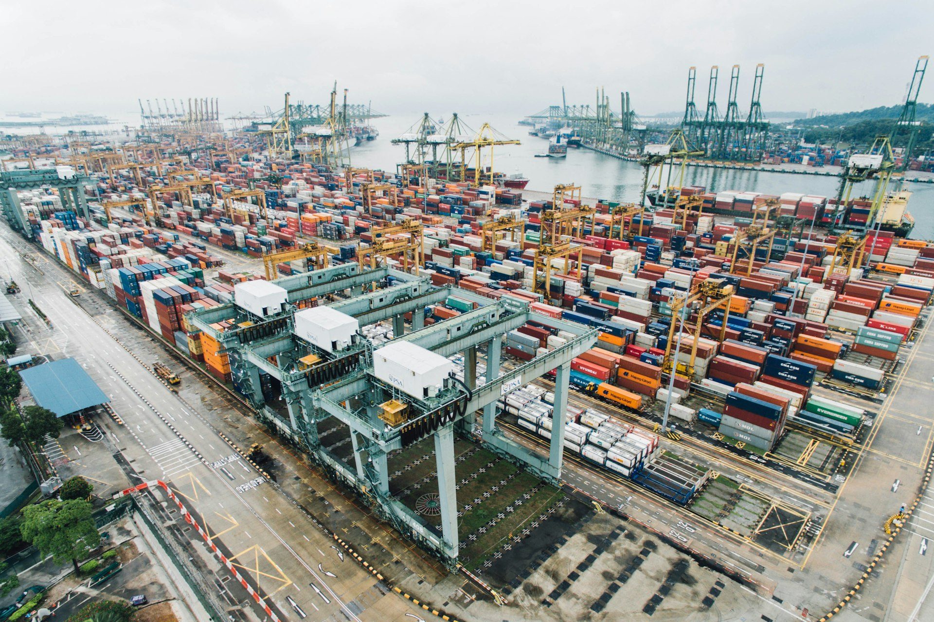 International container port and global logistics